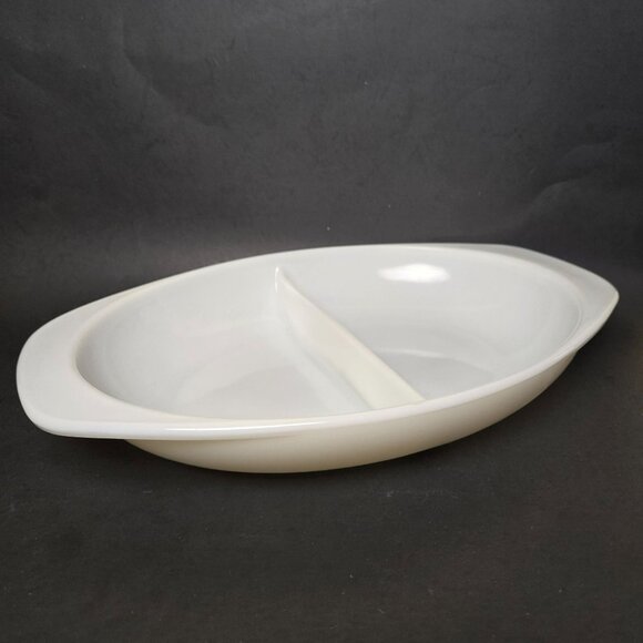 Vintage Pyrex 1083 Milk Glass Divided Serving Casserole Dish 1.5 Qt Made in USA - Picture 1 of 11